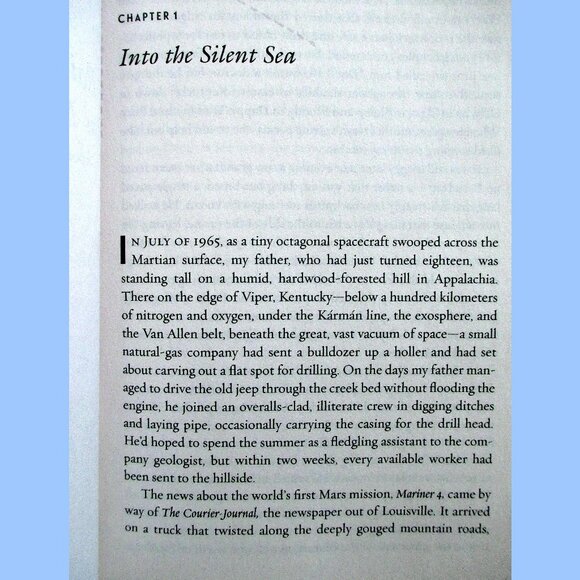 Book - The Sirens of Mars: Searching for Life on Another World, by Sarah Johnson - Picture 7 of 15